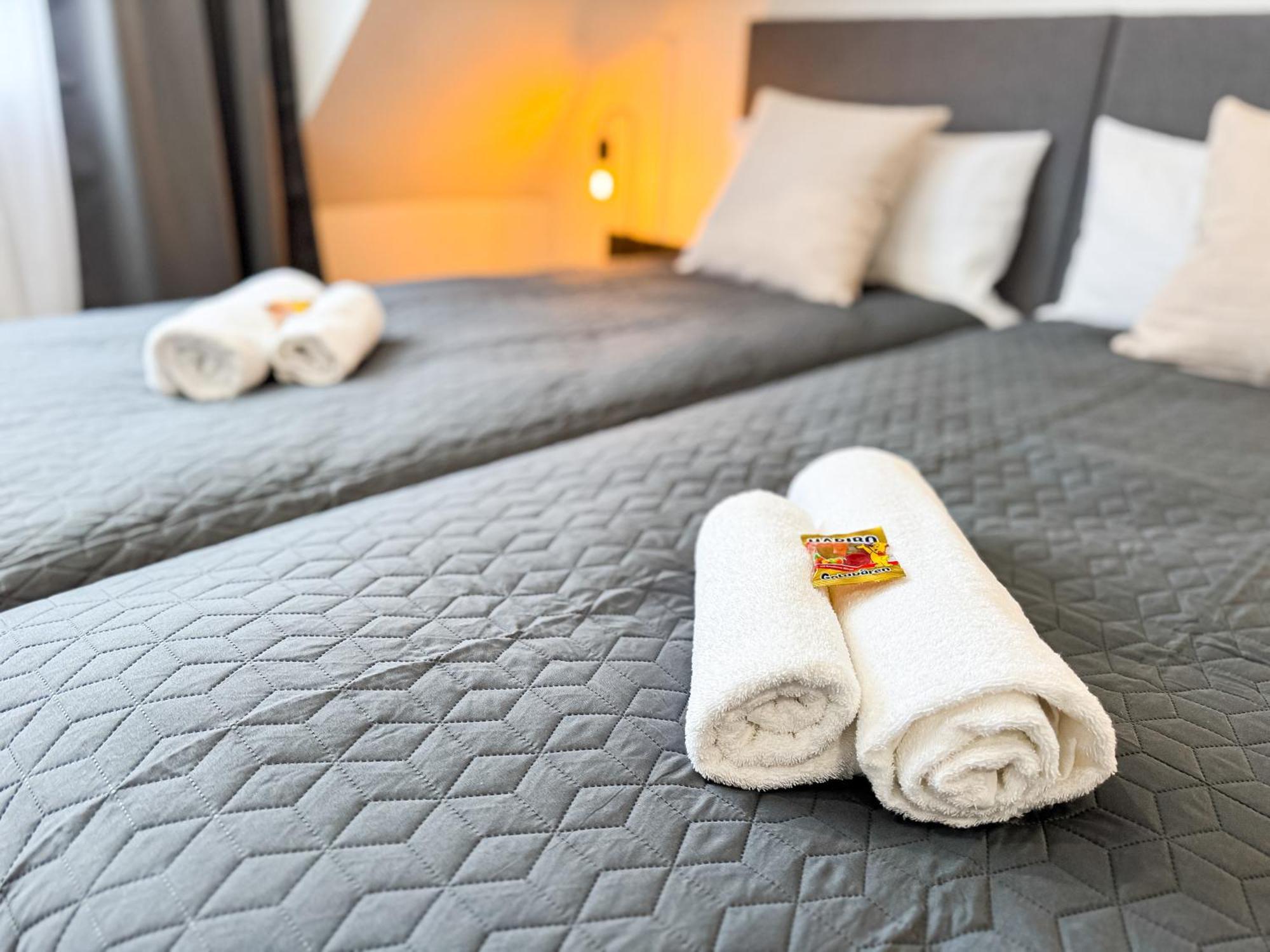 Immostay #8 - Haus Fuer 13 Personen Mit 7 Zimmer - Grosser Garten & Grill, Free Parking, Wlan Brema Zewnętrze zdjęcie